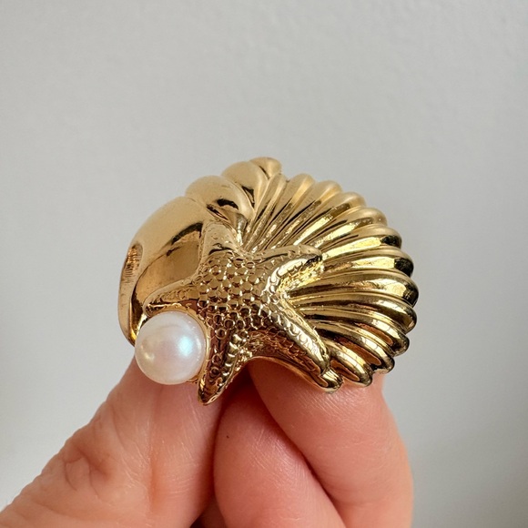 Vintage Avon Seashell Bracelet & Clip Earrings Set Gold Pearl Accent NIB 351 - Picture 5 of 16